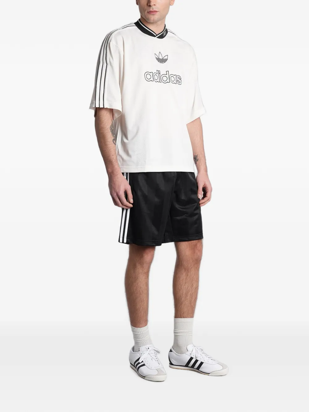 adidas side-stripe logo-embroidered shorts Zwart