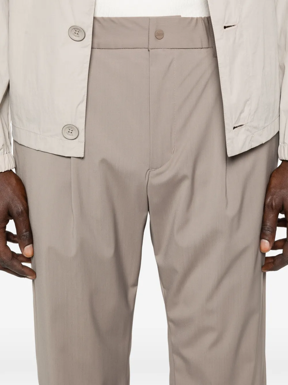 Herno Elastische broek met plooien Beige
