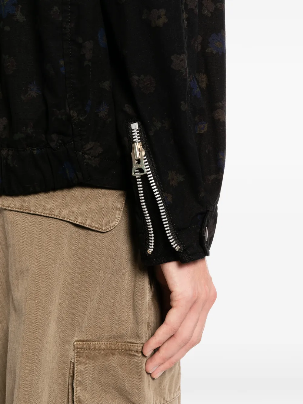 sacai Jack met hoge hals en bloemenprint Zwart