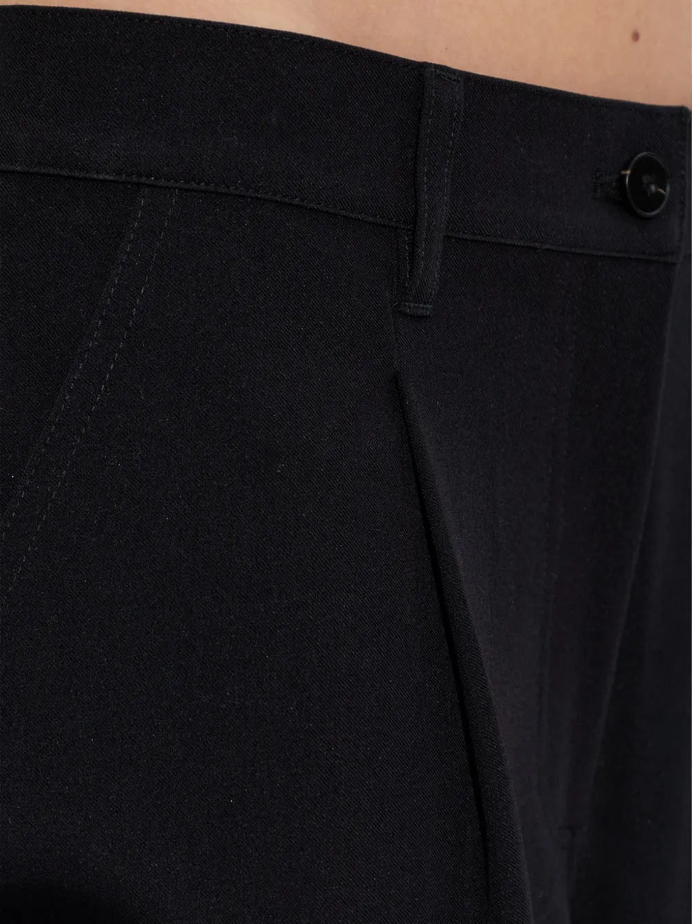 Saharper Pleated Trousers