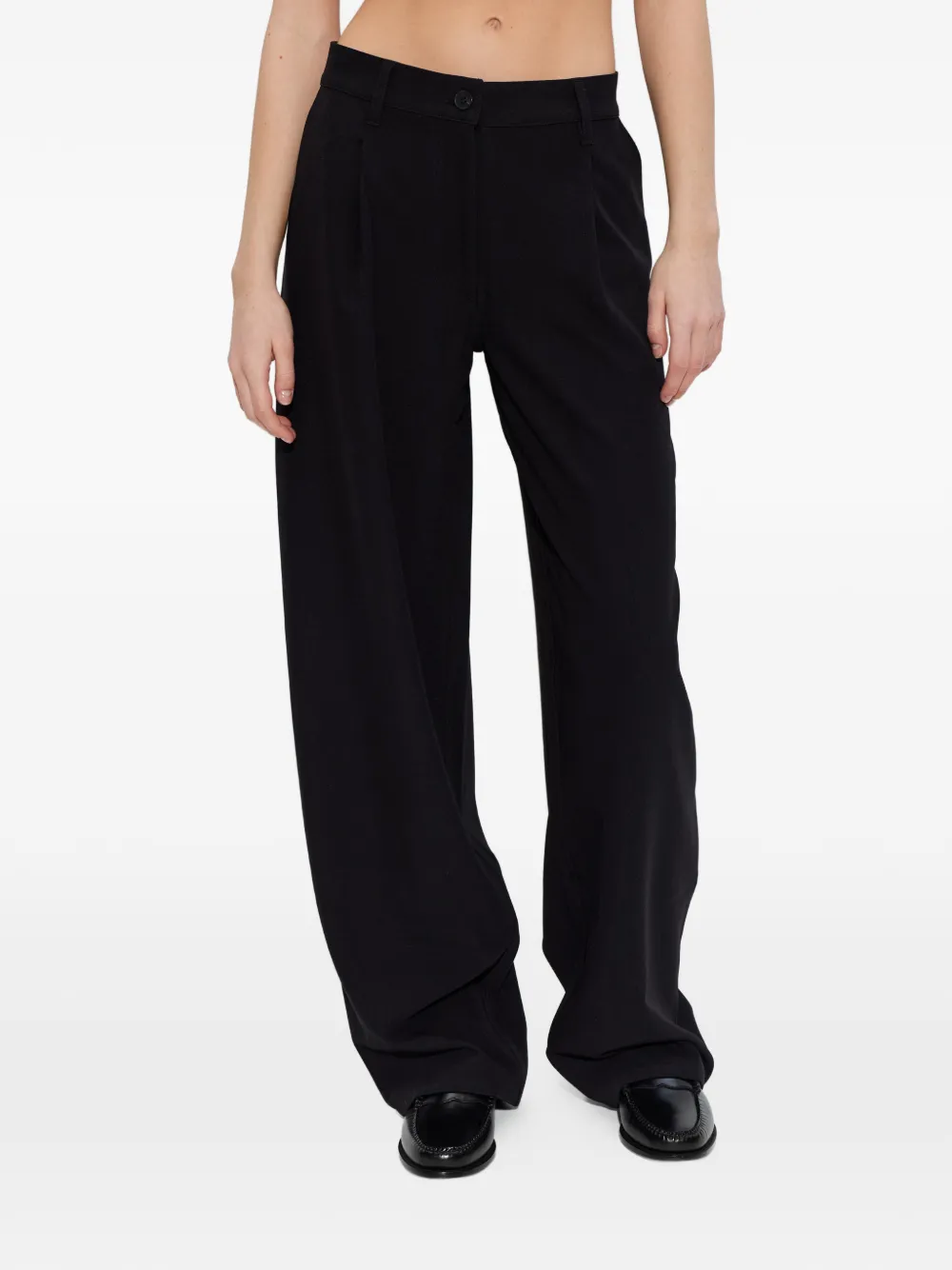 Saharper Pleated Trousers