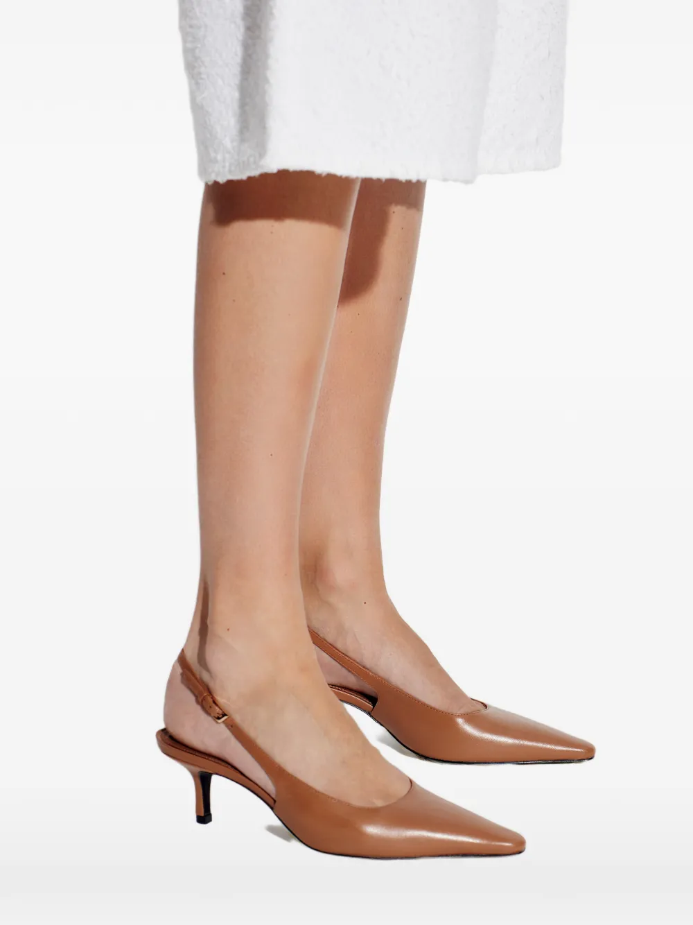 BLACK SUEDE STUDIO Lainey leren pumps met hak Bruin