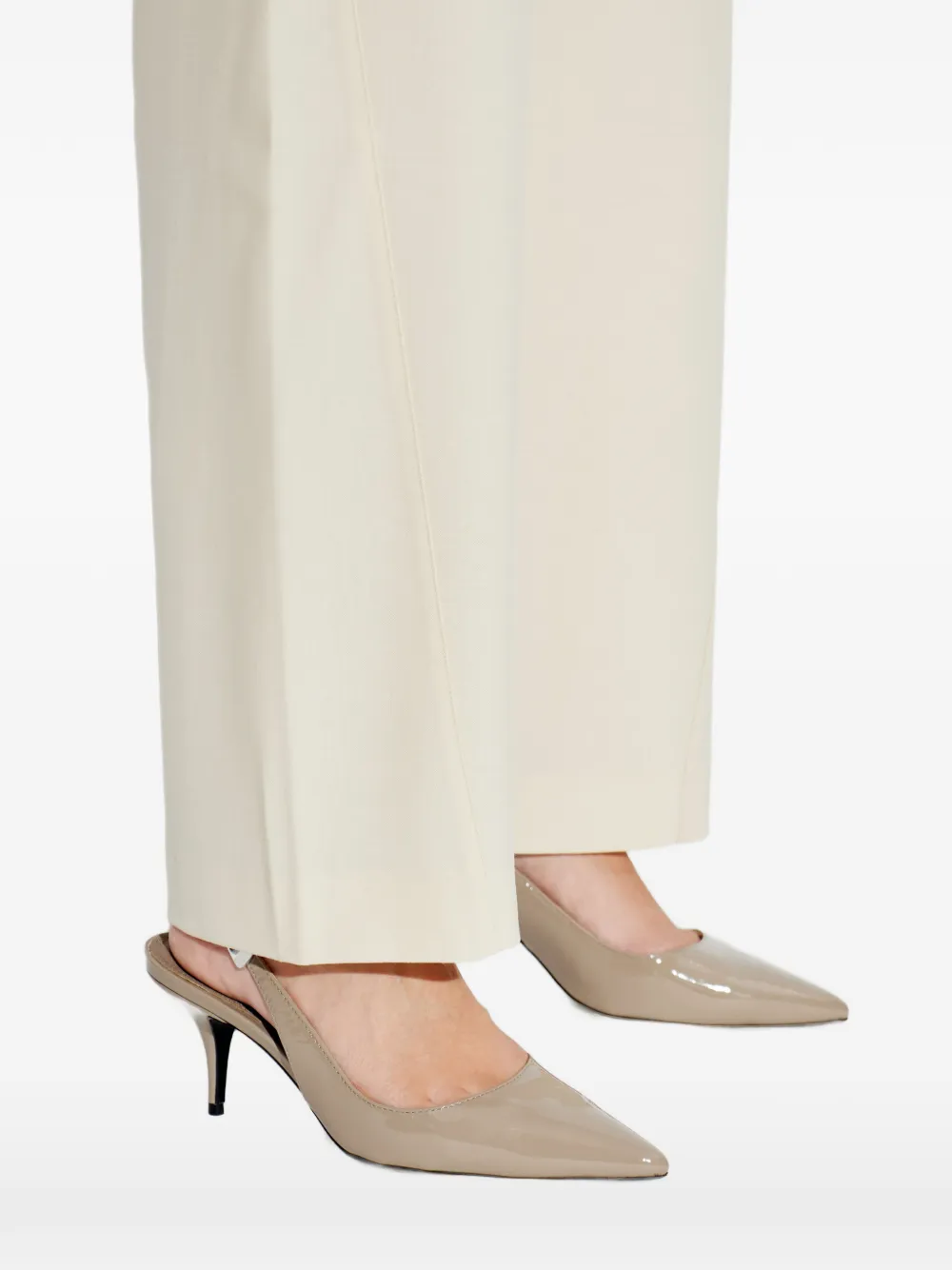 BLACK SUEDE STUDIO Branca pumps met puntige neus Beige