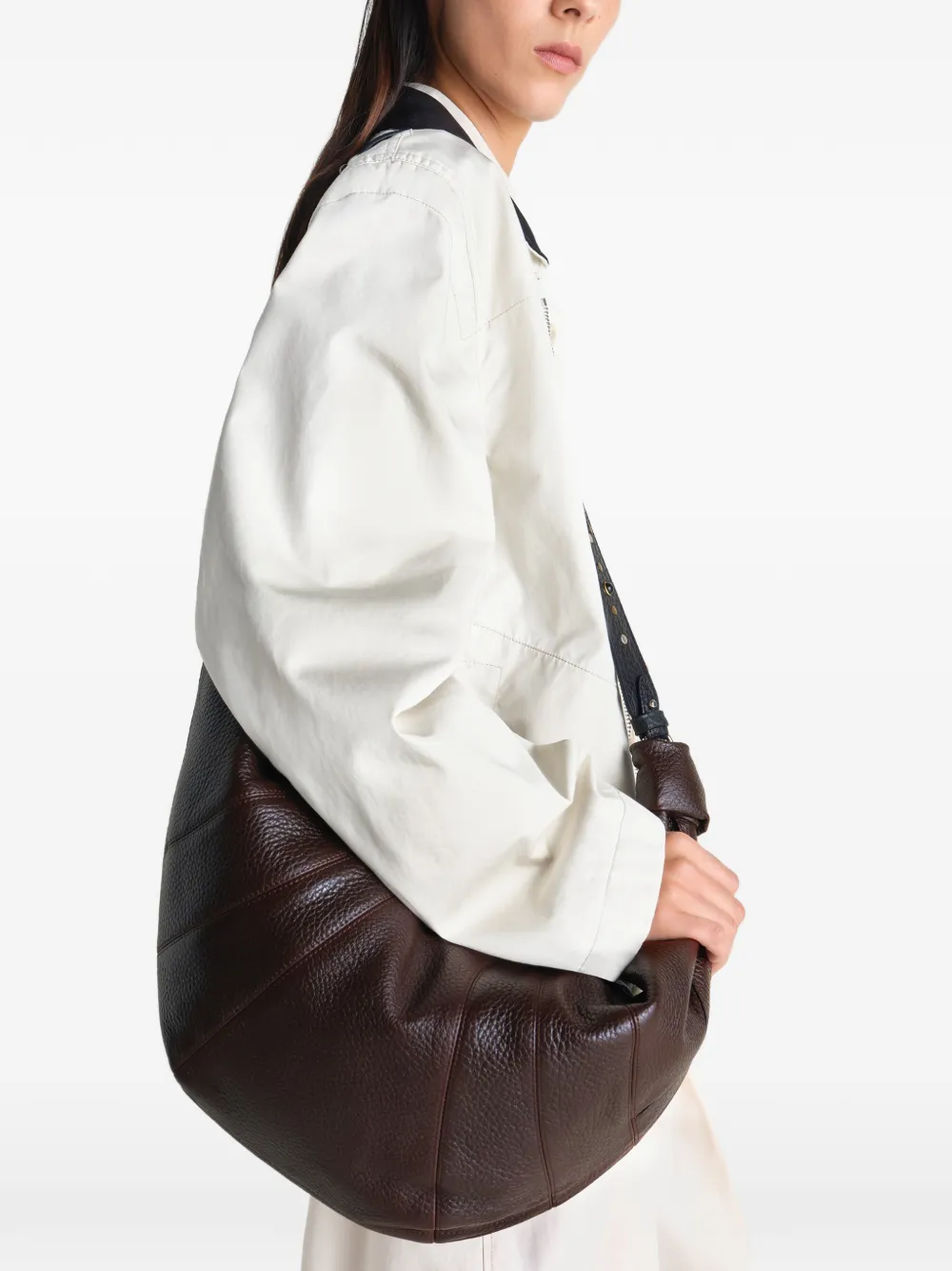 LEMAIRE 라지 크루아상 스터드 숄더 백 | 남성 | Image 2