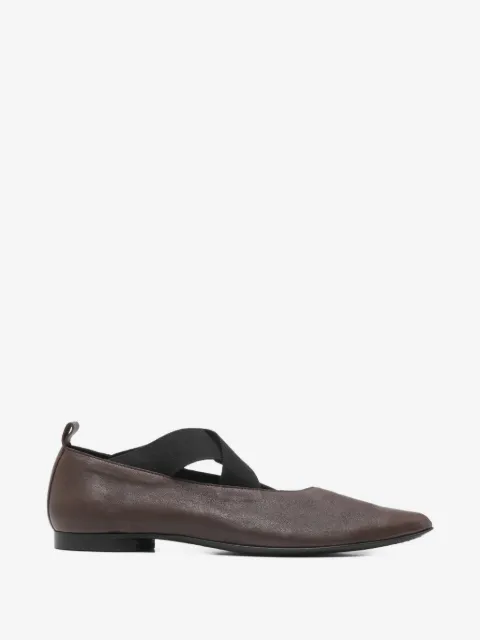 Uma Wang zapatillas cruzadas