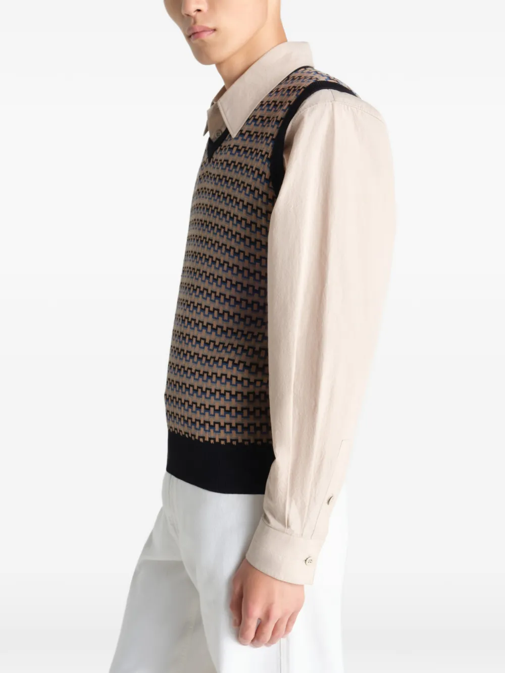  Lemaire Patterned V-neck Vest - Neutrals 