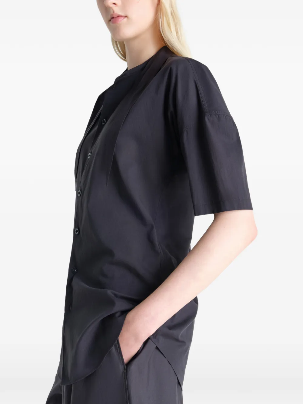 LEMAIRE Blouse met sjaaldetail en korte mouwen Zwart