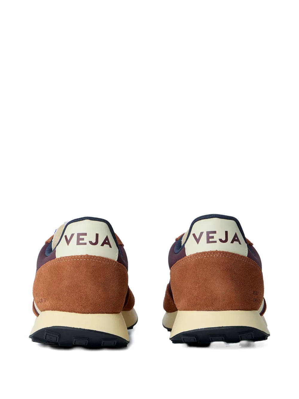 VEJA Suède sneakers met logo Bruin