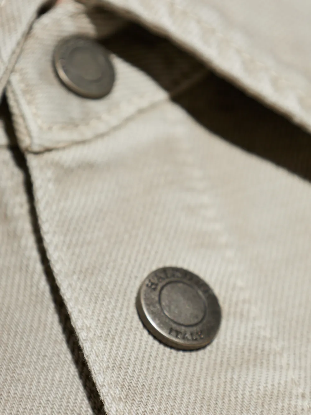 Haikure Arno shirt met opgestikte zak Beige