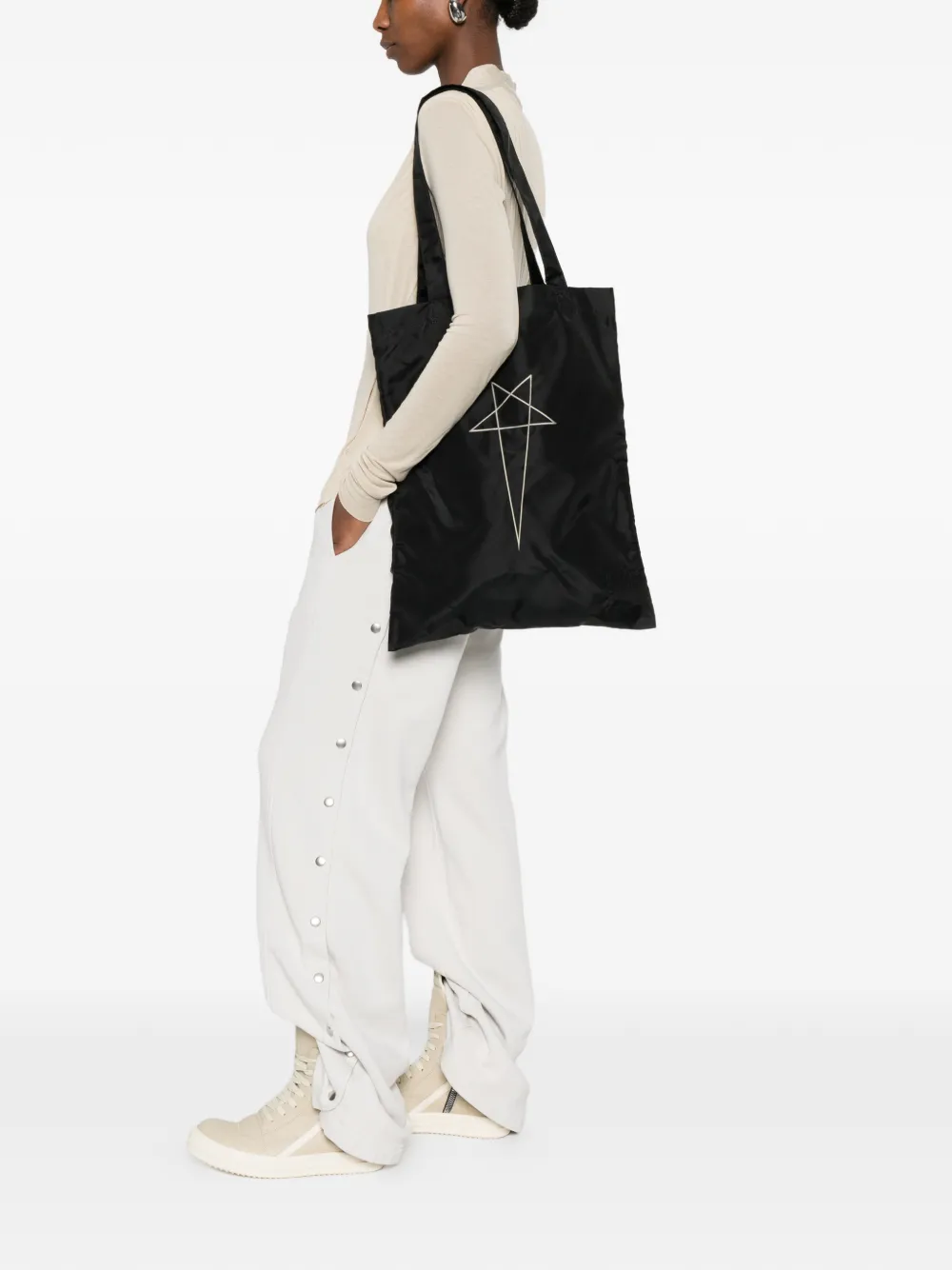 graphic shoulder bag
