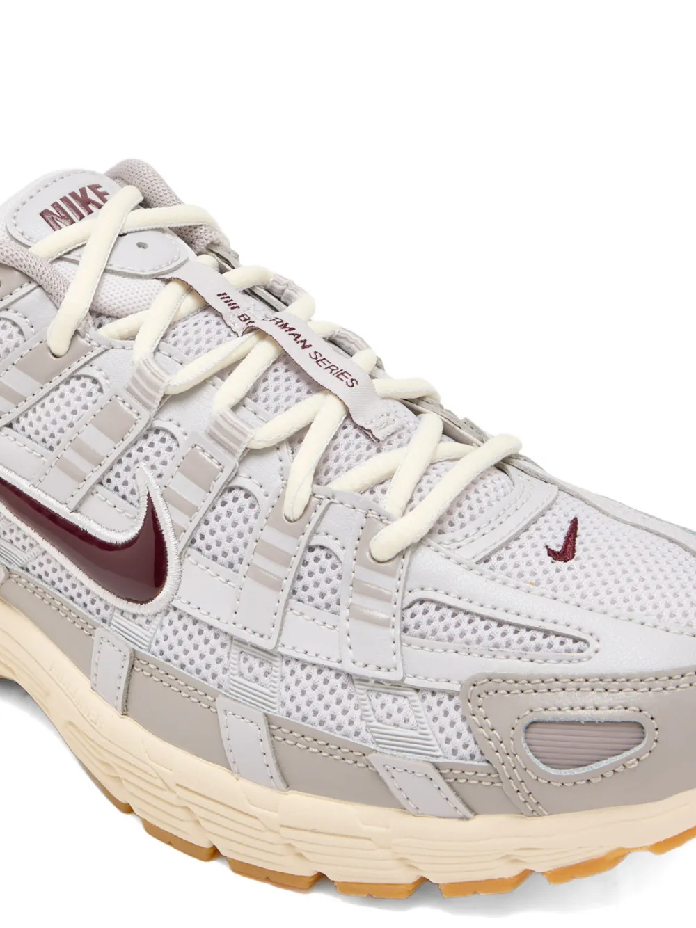 Nike P-6000 sneakers met logo Grijs