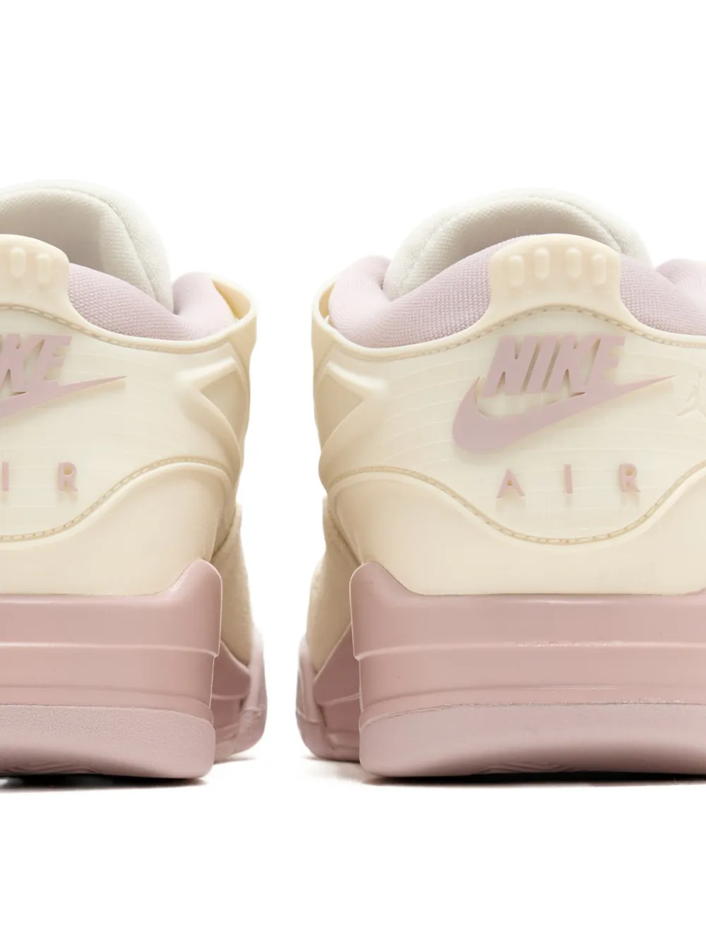 Nike Air Jordan 4 RM sneakers met logodetail Beige