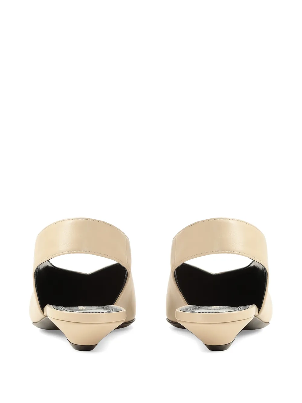 Sergio Rossi Pumps met puntige neus Beige