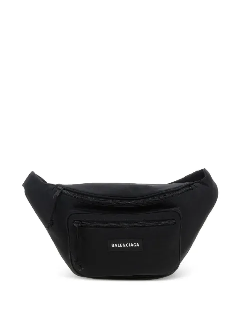 Balenciaga cangurera con parche del logo
