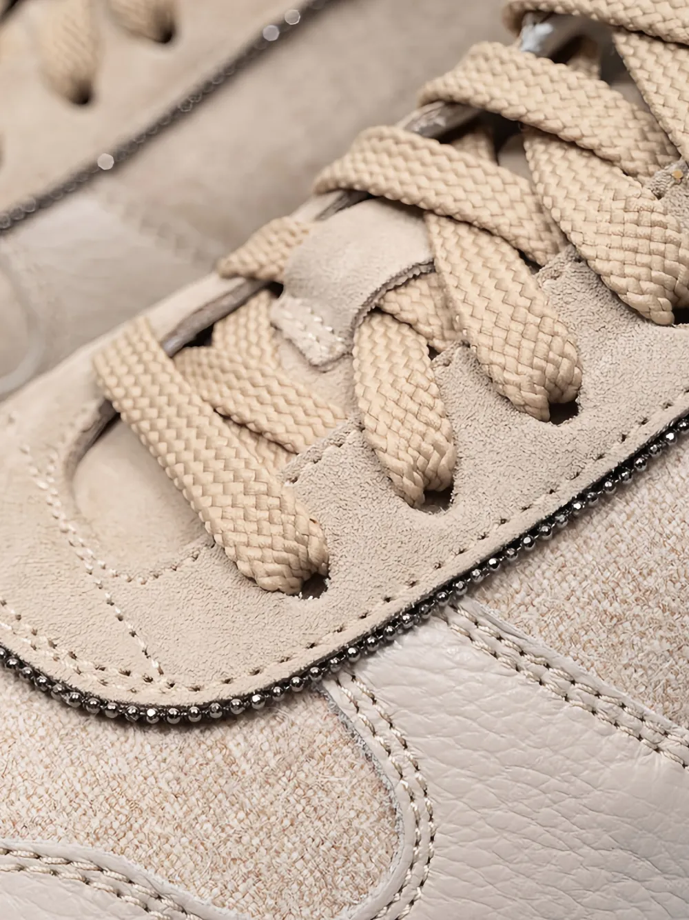 Doucal's calf leather sneakers Beige