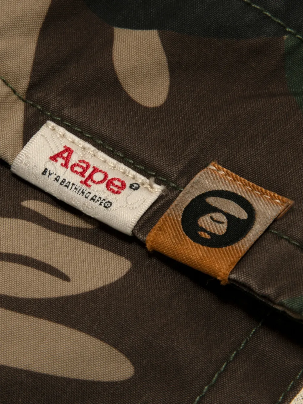 AAPE BY *A BATHING APE Broek met camouflageprint Groen