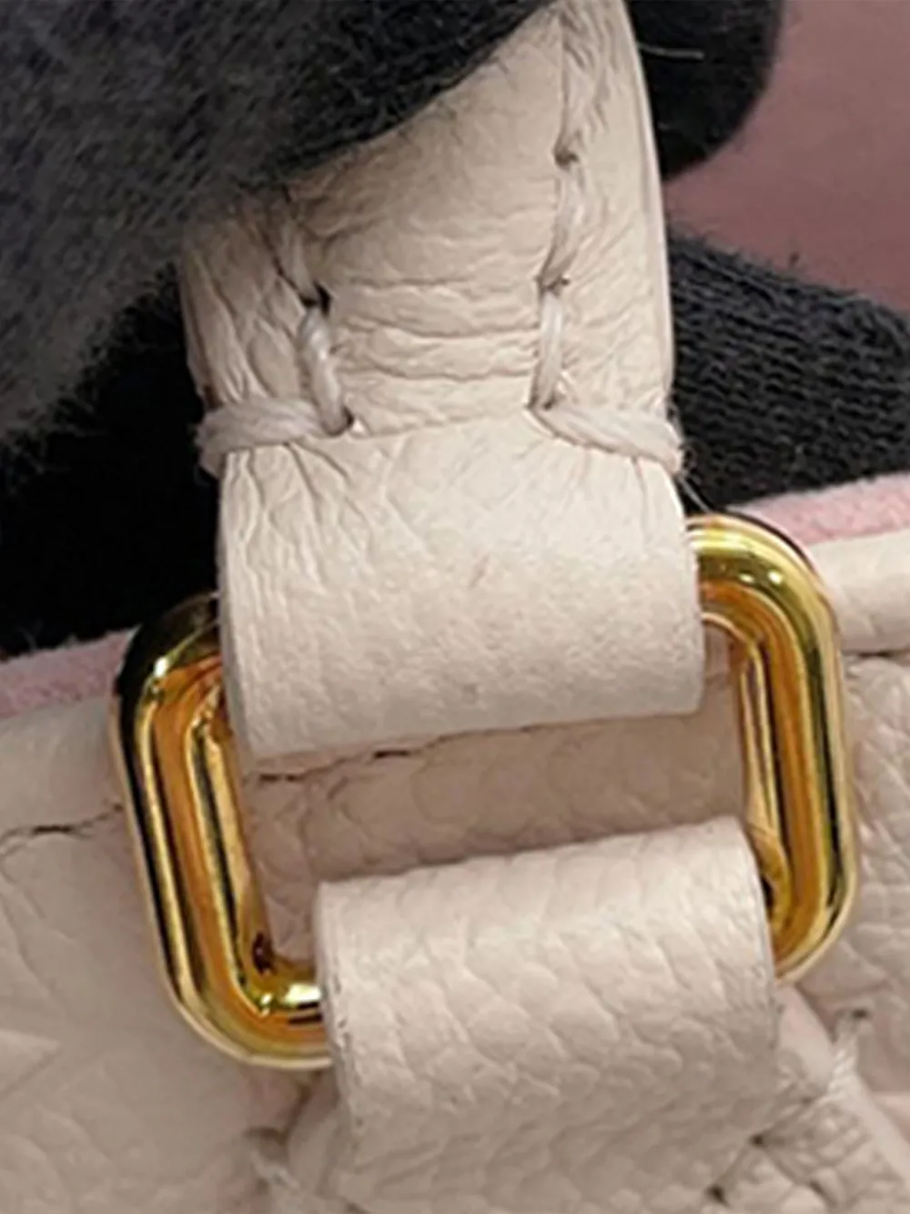  Louis Vuitton Pre-owned 2023 Yayoi Kusama Monogram Giant Empreinte Flower Onthego Pm Satchel - White 