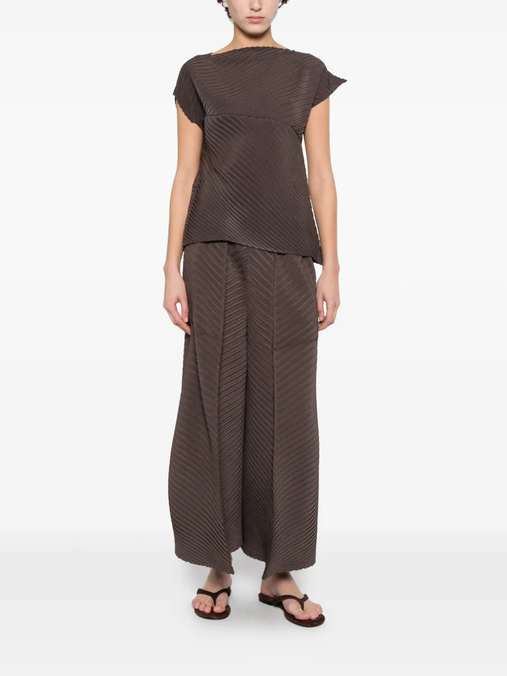  Issey Miyake Pleated T-shirt - Brown 