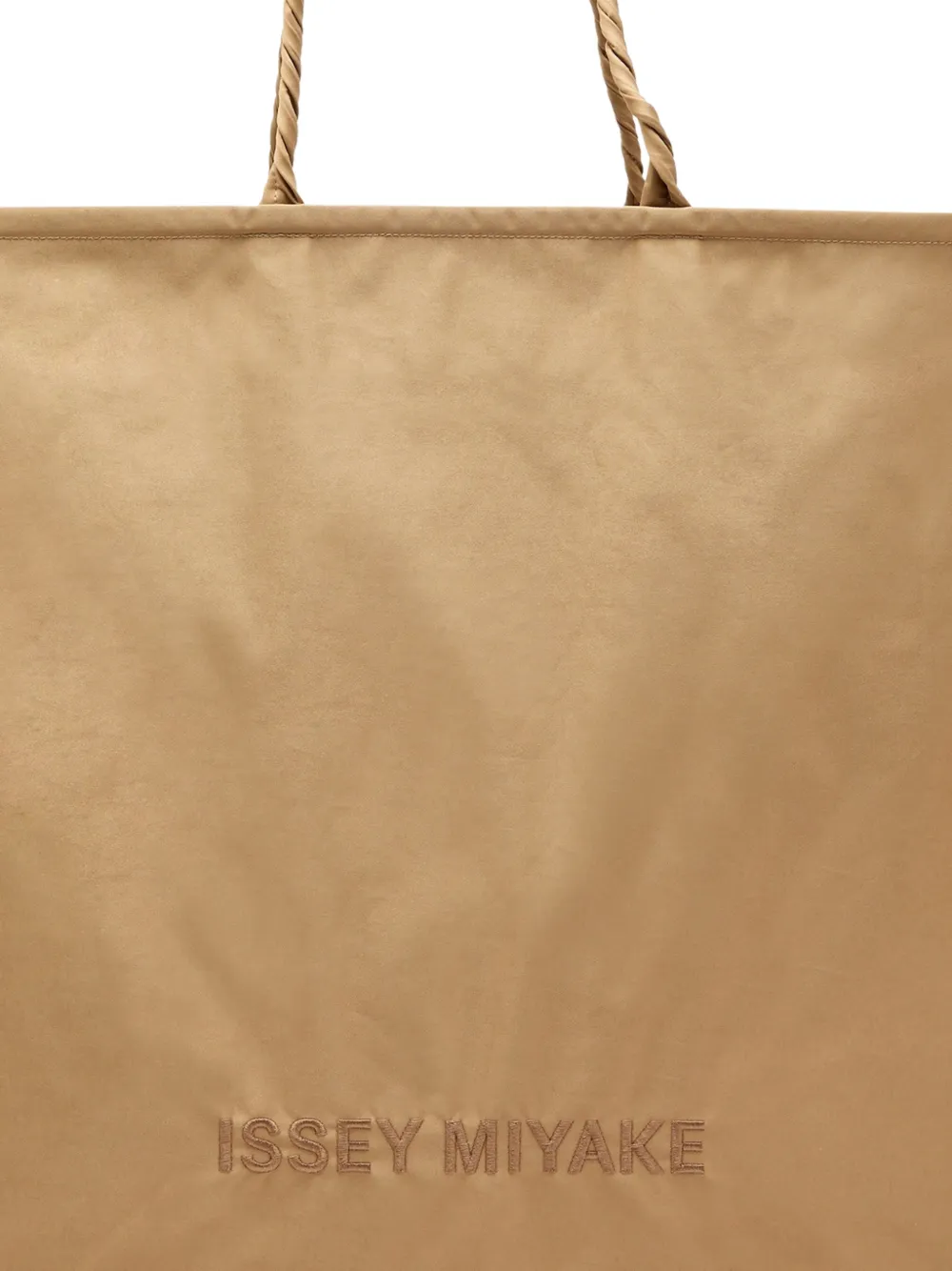  Issey Miyake Crumplable Tote Bag - Neutrals 