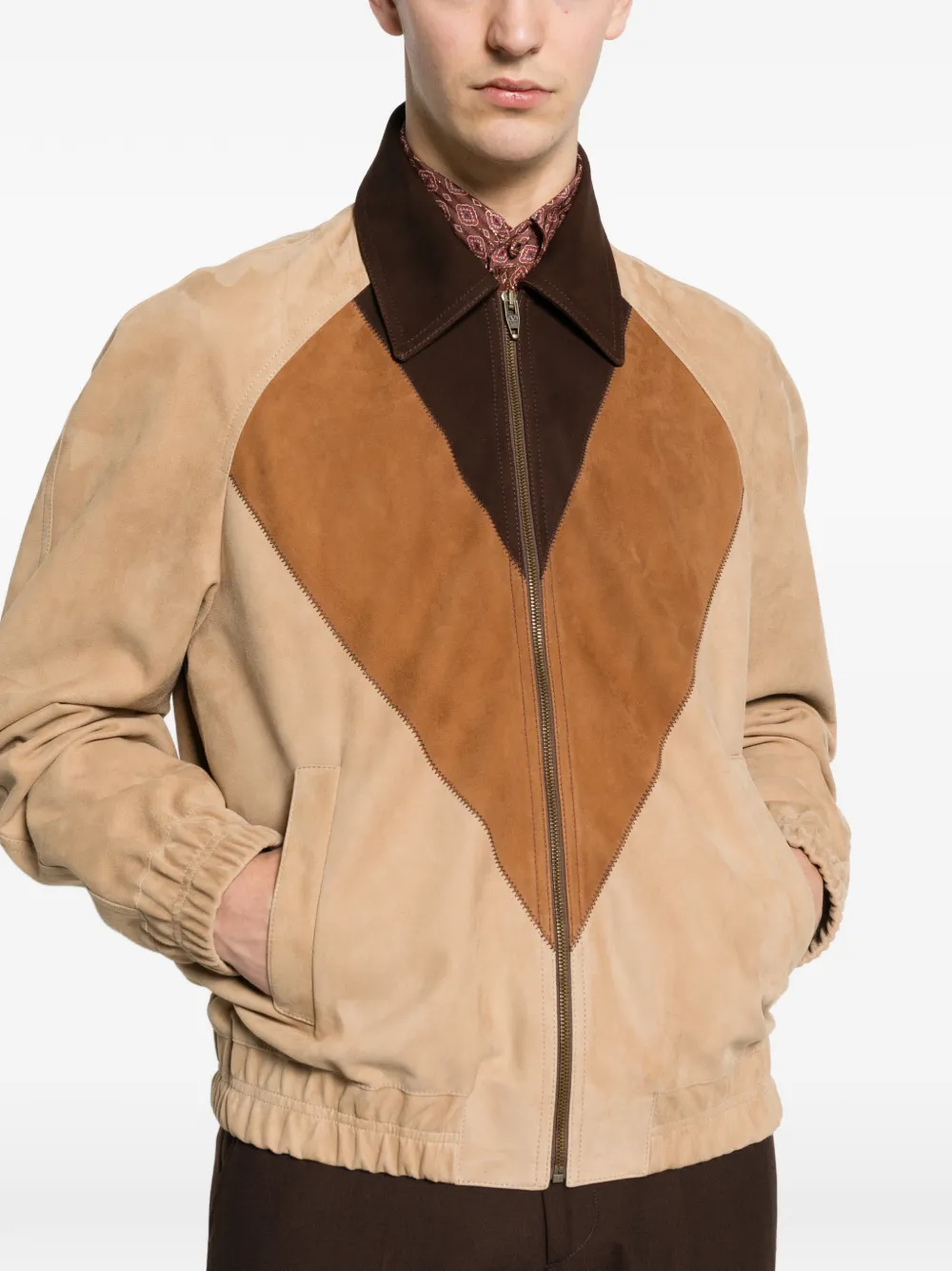 Valentino Garavani Jack met diamantvormige vlakken Beige