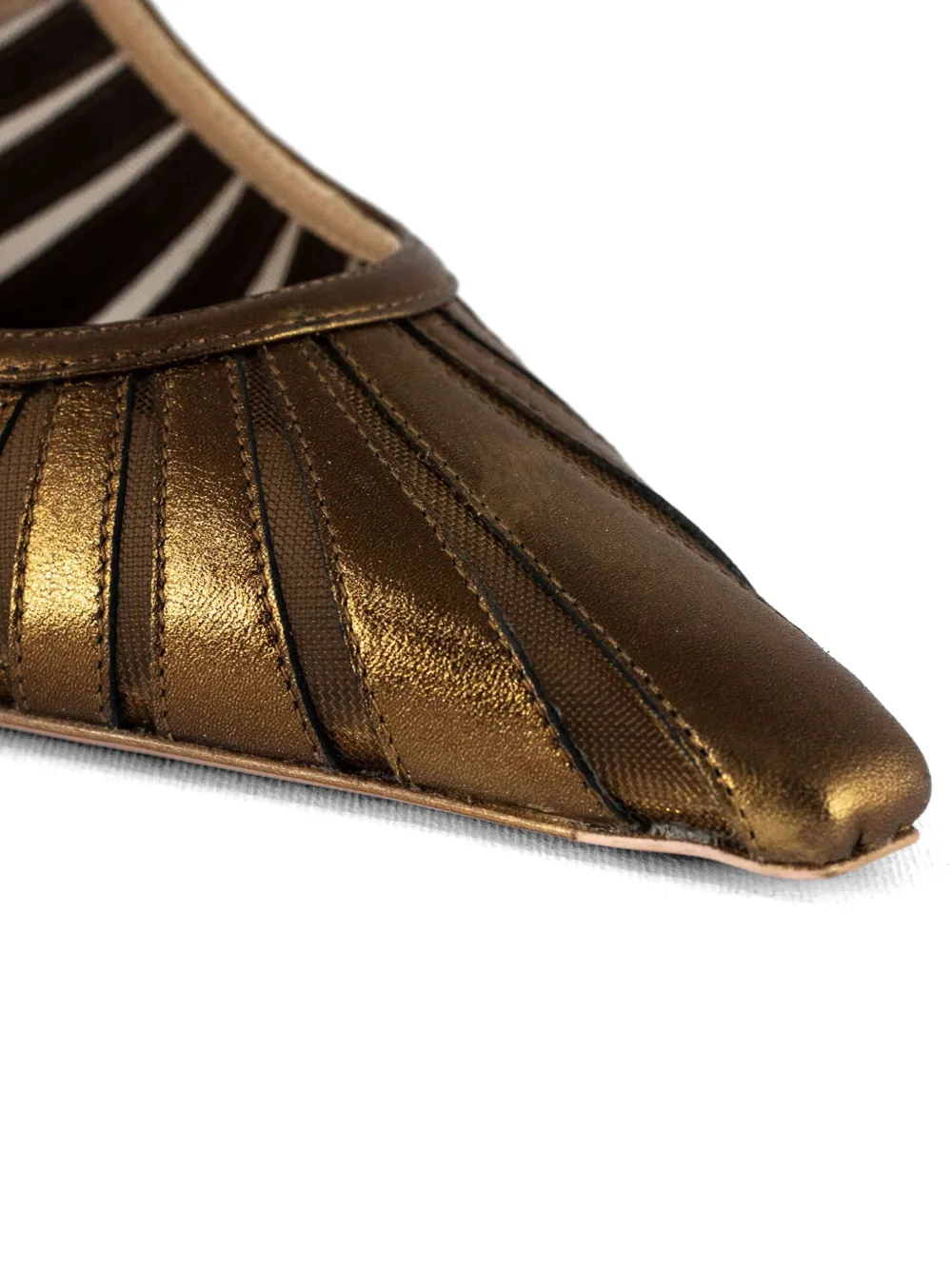 Roberto Festa Pumps met bandje en hak Goud