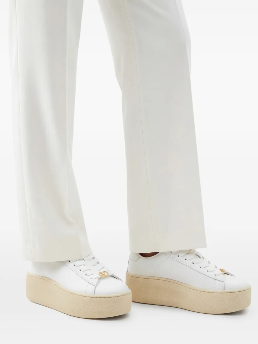 Valentino Garavani Sneakers met logoplakkaat en plateauzool Wit