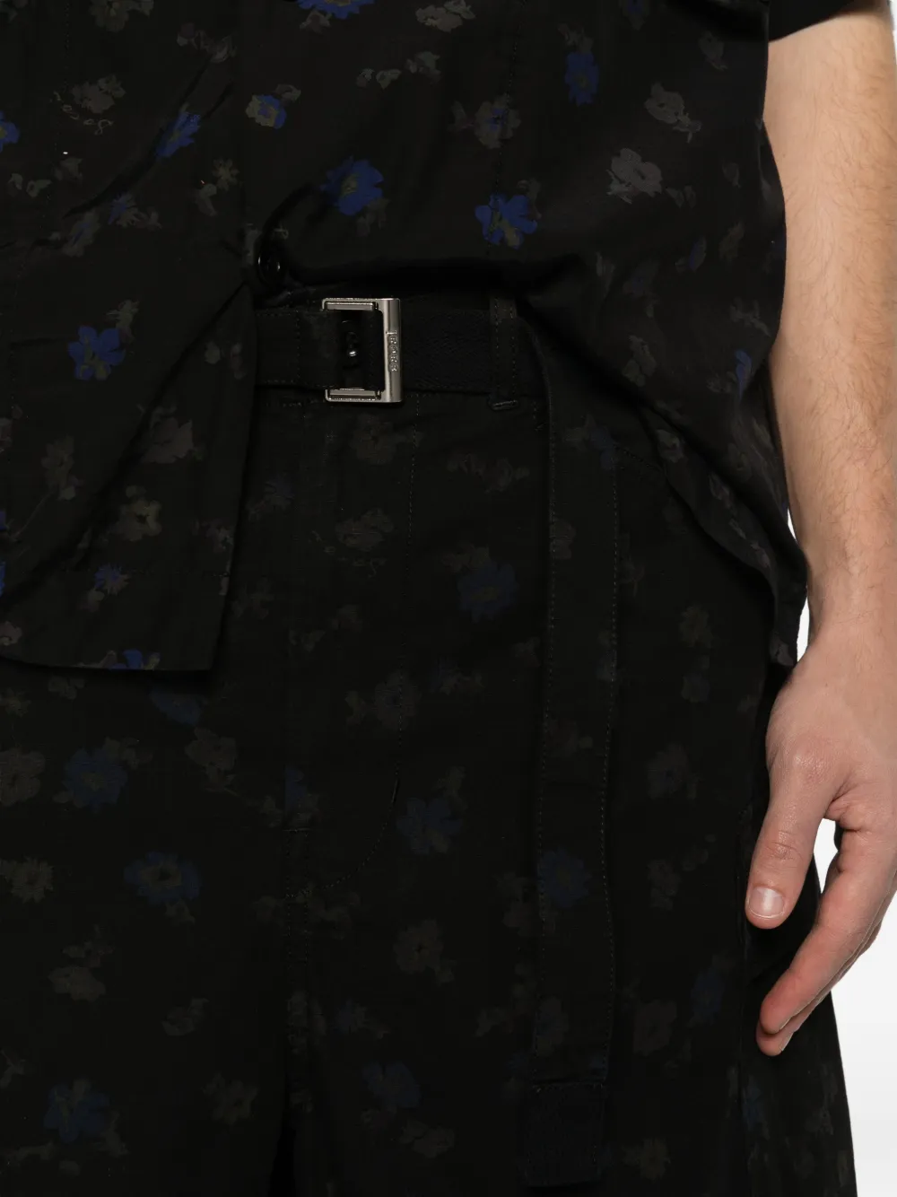 sacai Shorts met bloemdetail en ceintuur Zwart