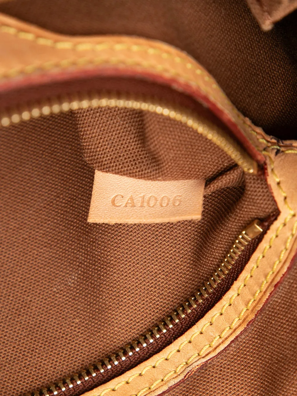 2006 Monogram Batignolles Horizontal Tote Bag