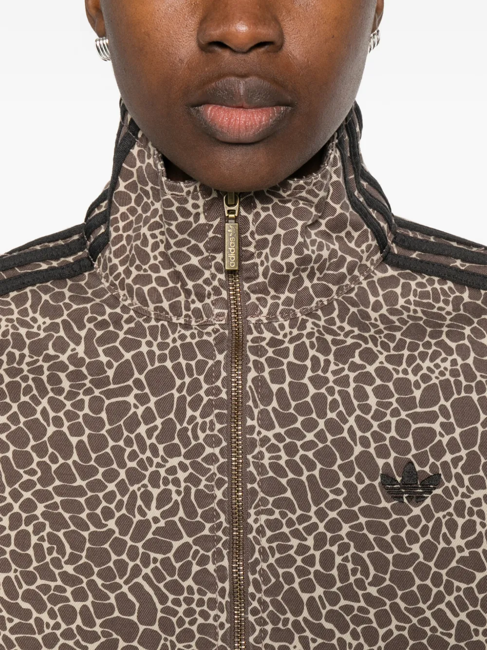 adidas Jack met dierenprint Bruin