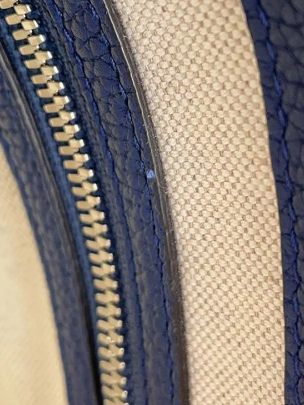 2016-2026 Small Jumbo Gg Embossed Messenger Bag Crossbody Bag
