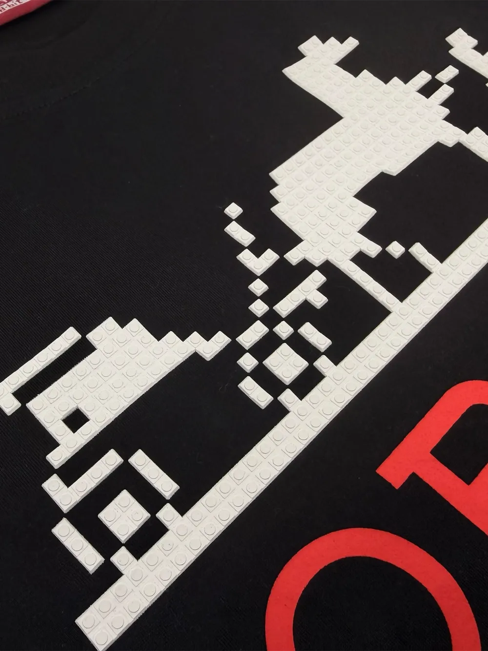 Mostly Heard Rarely Seen 8-Bit Horses Wealth T-shirt met grafische print Zwart
