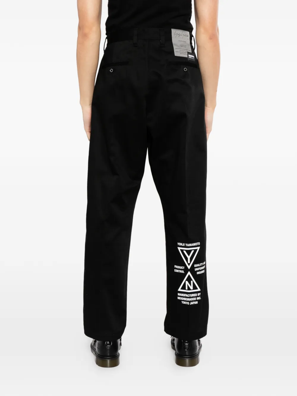 Yohji Yamamoto x Neighborhood tuck-work Trousers | Black | FARFETCH FI