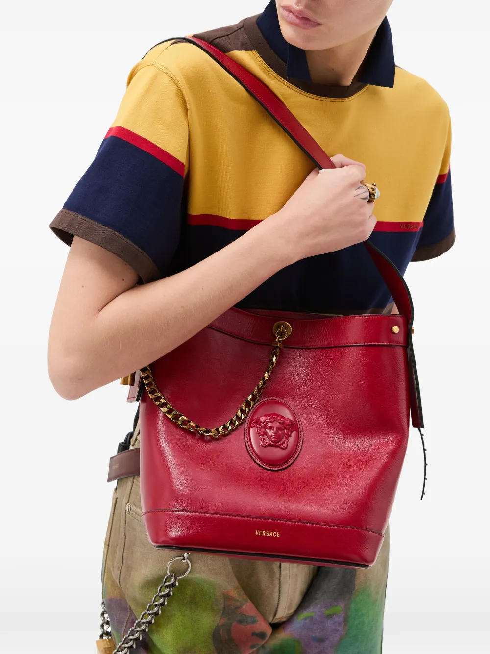 Versace Kleine Pivot leren bucket-tas Rood
