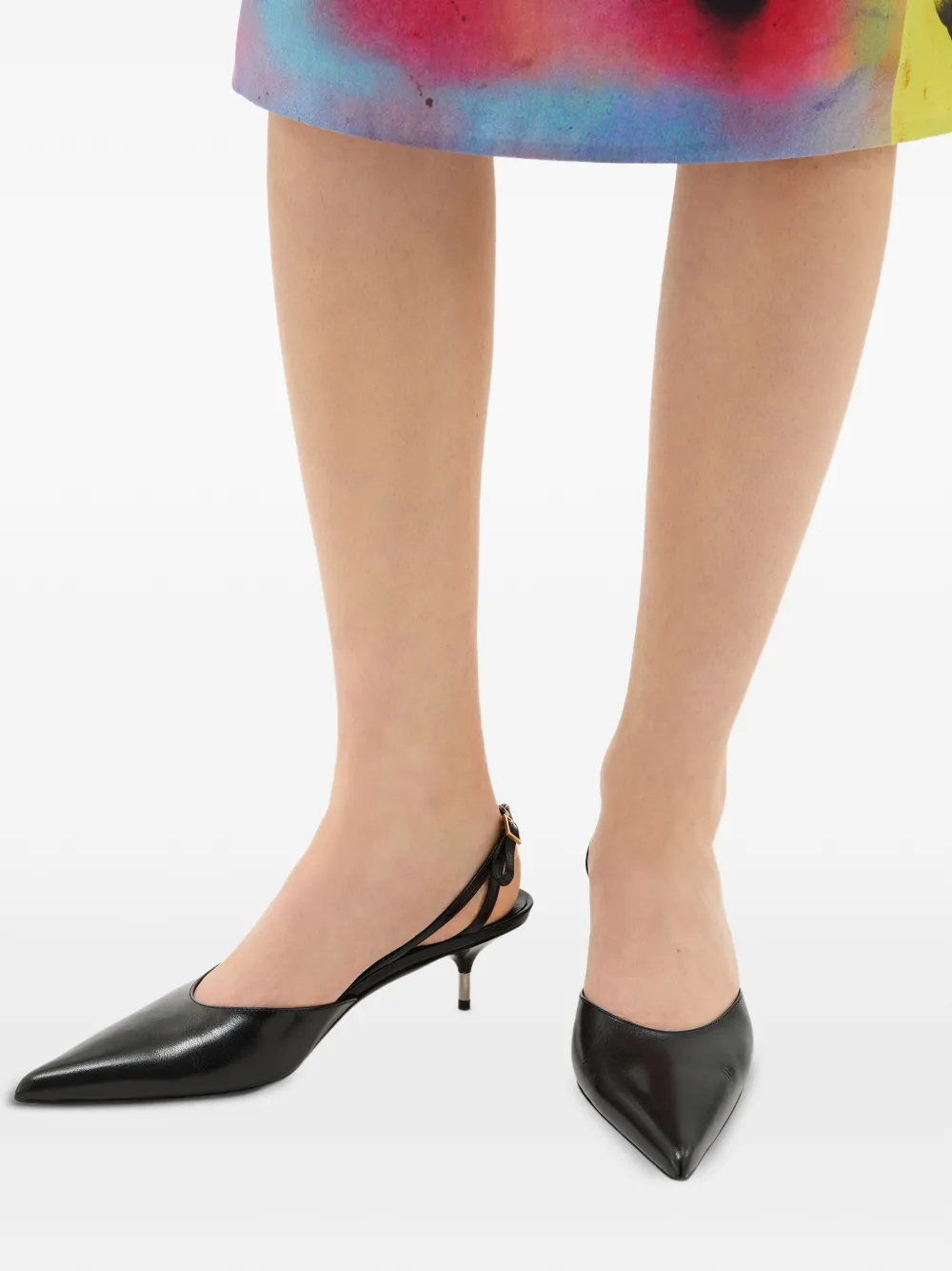 Versace Pumps met puntige neus Zwart