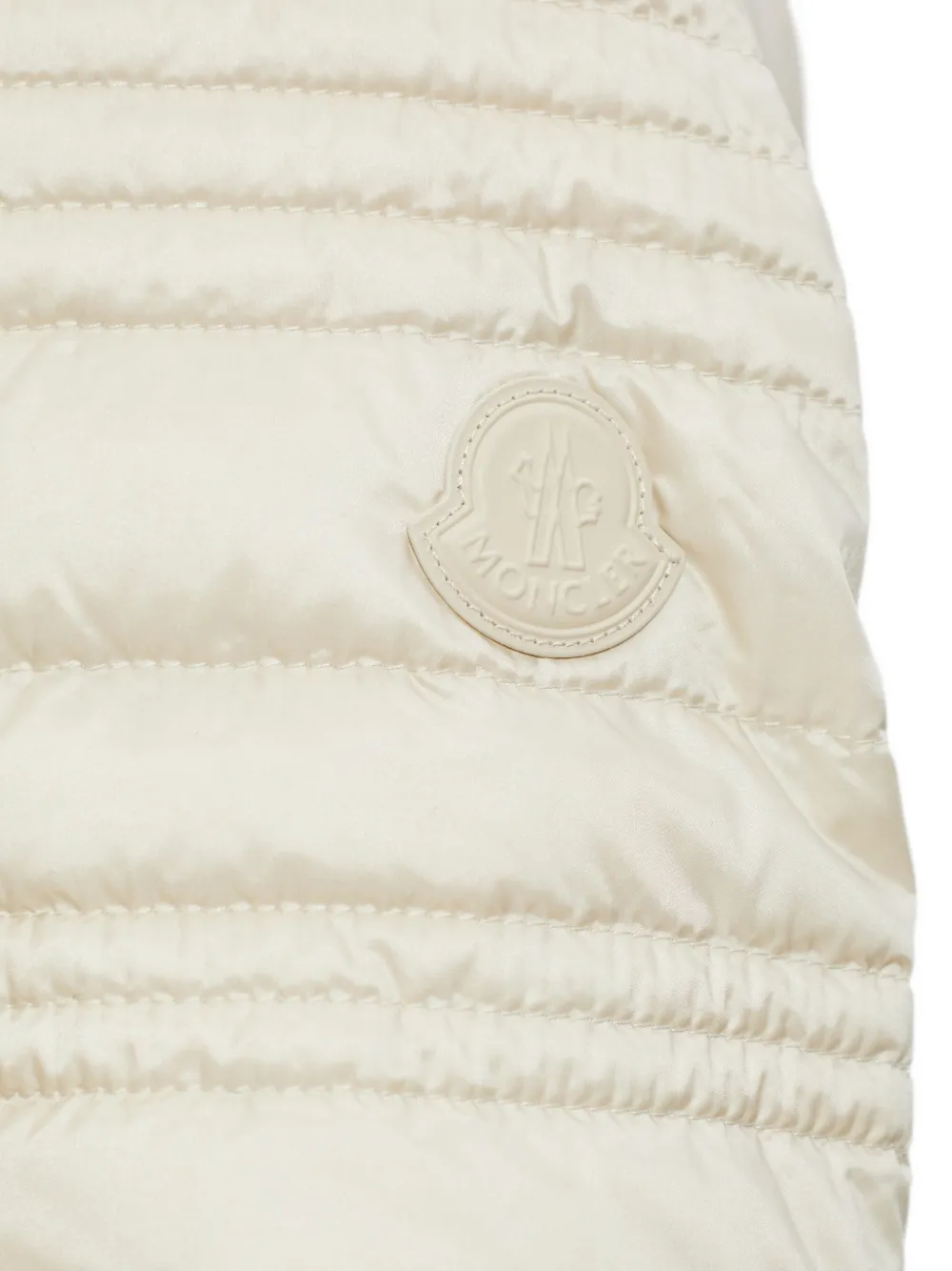 Moncler Donsjack met knopen Beige
