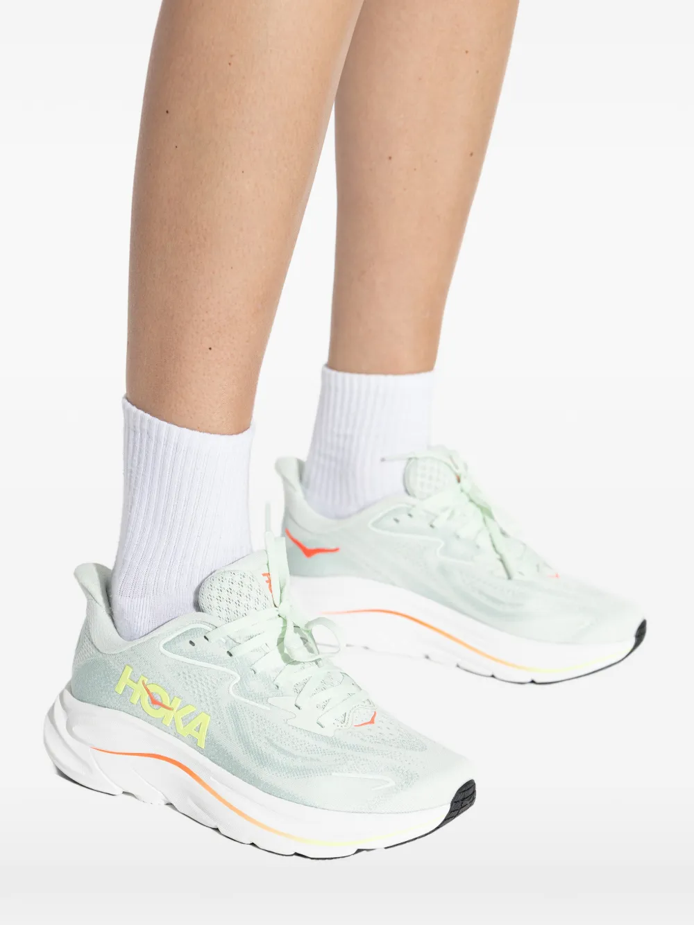 HOKA Clifton 10 sneakers met logodetail Groen