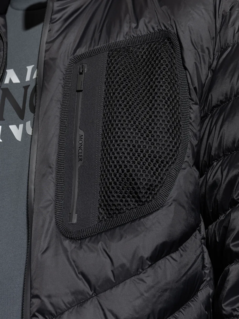 Moncler Mackinac gewatteerd jack met mesh zak Zwart
