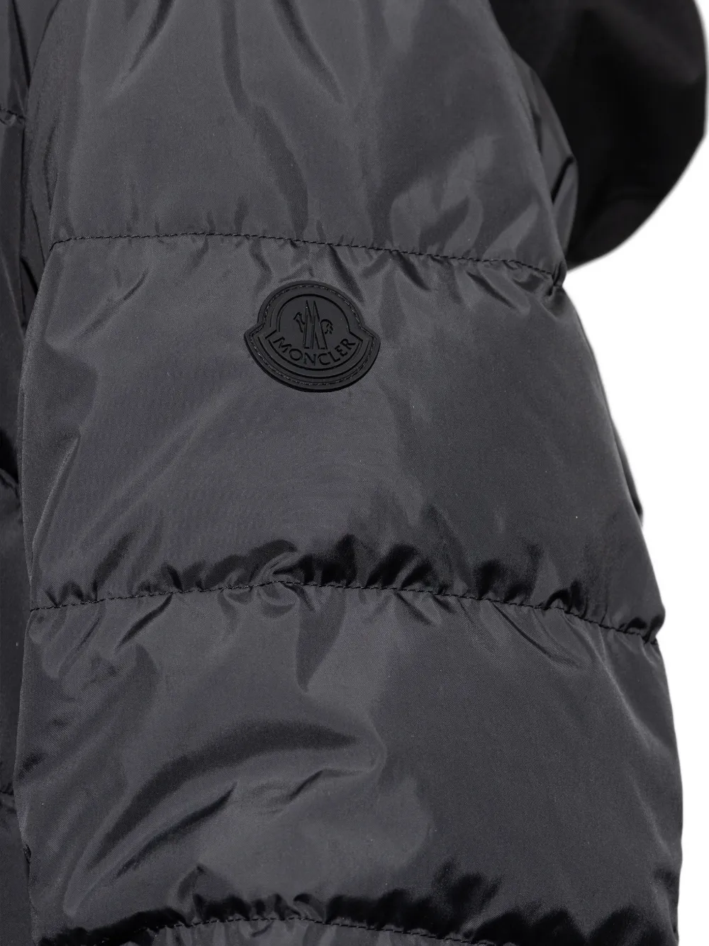 Moncler Vega donsjack met capuchon Zwart