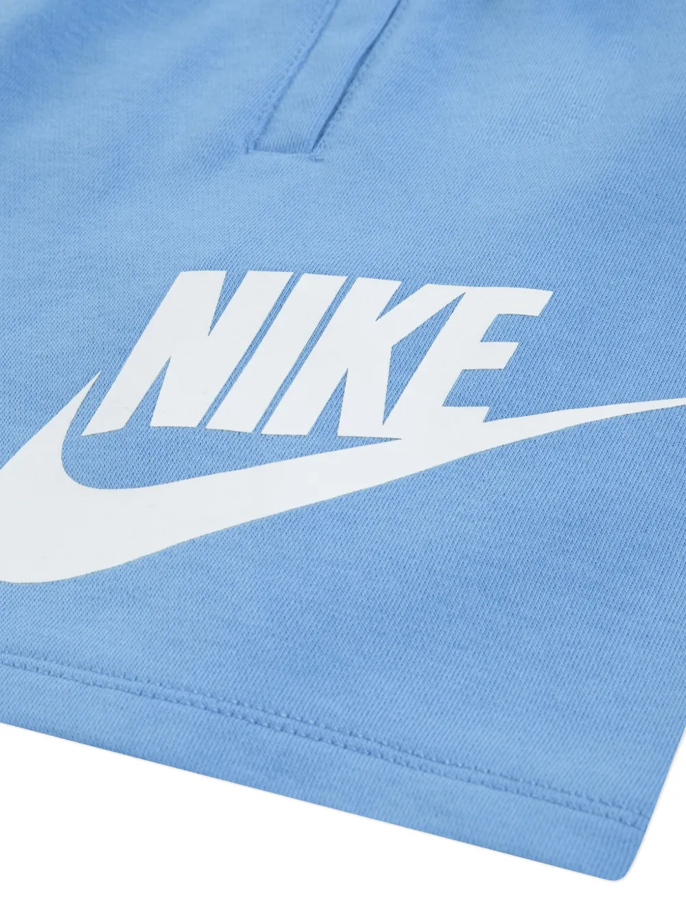 Nike Kids T-shirt en shorts met logo Wit