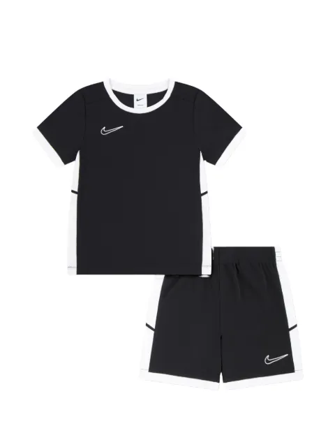 Nike Kids shorts bordados