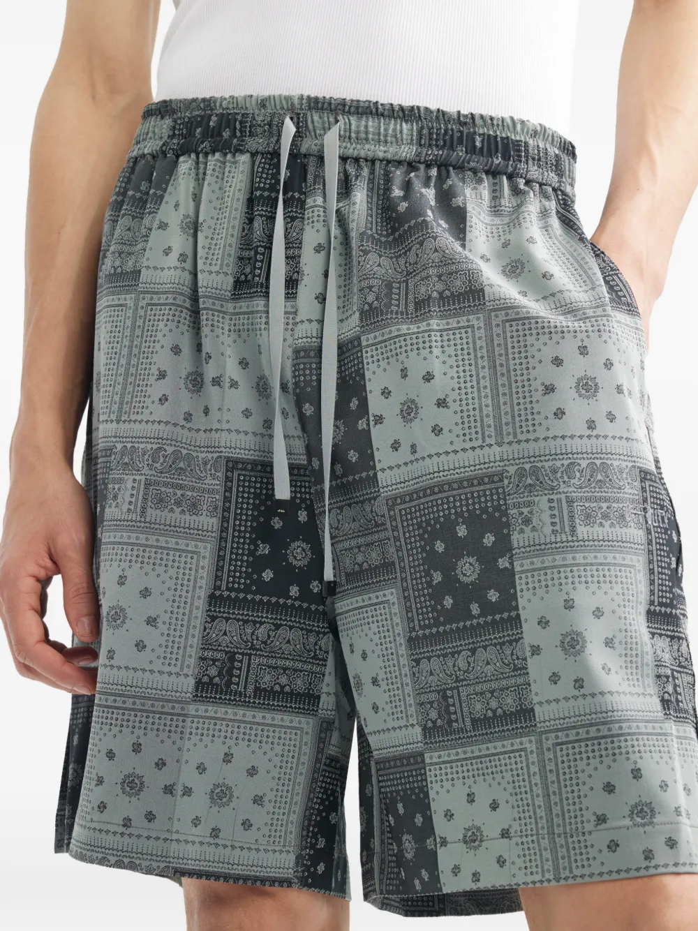 Off Duty Uji shorts Grijs