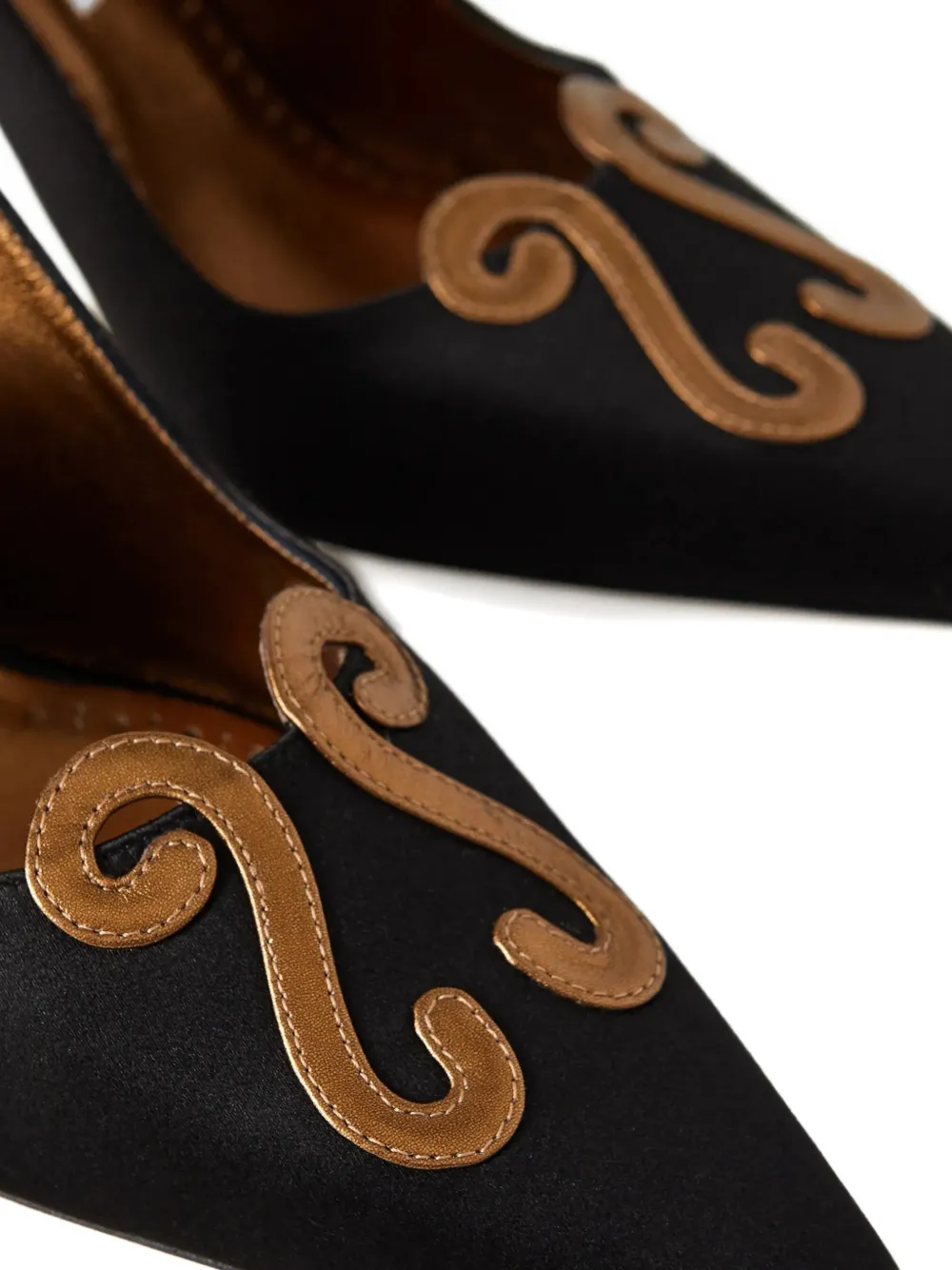 Manolo Blahnik Durbar pumps met puntige neus Zwart