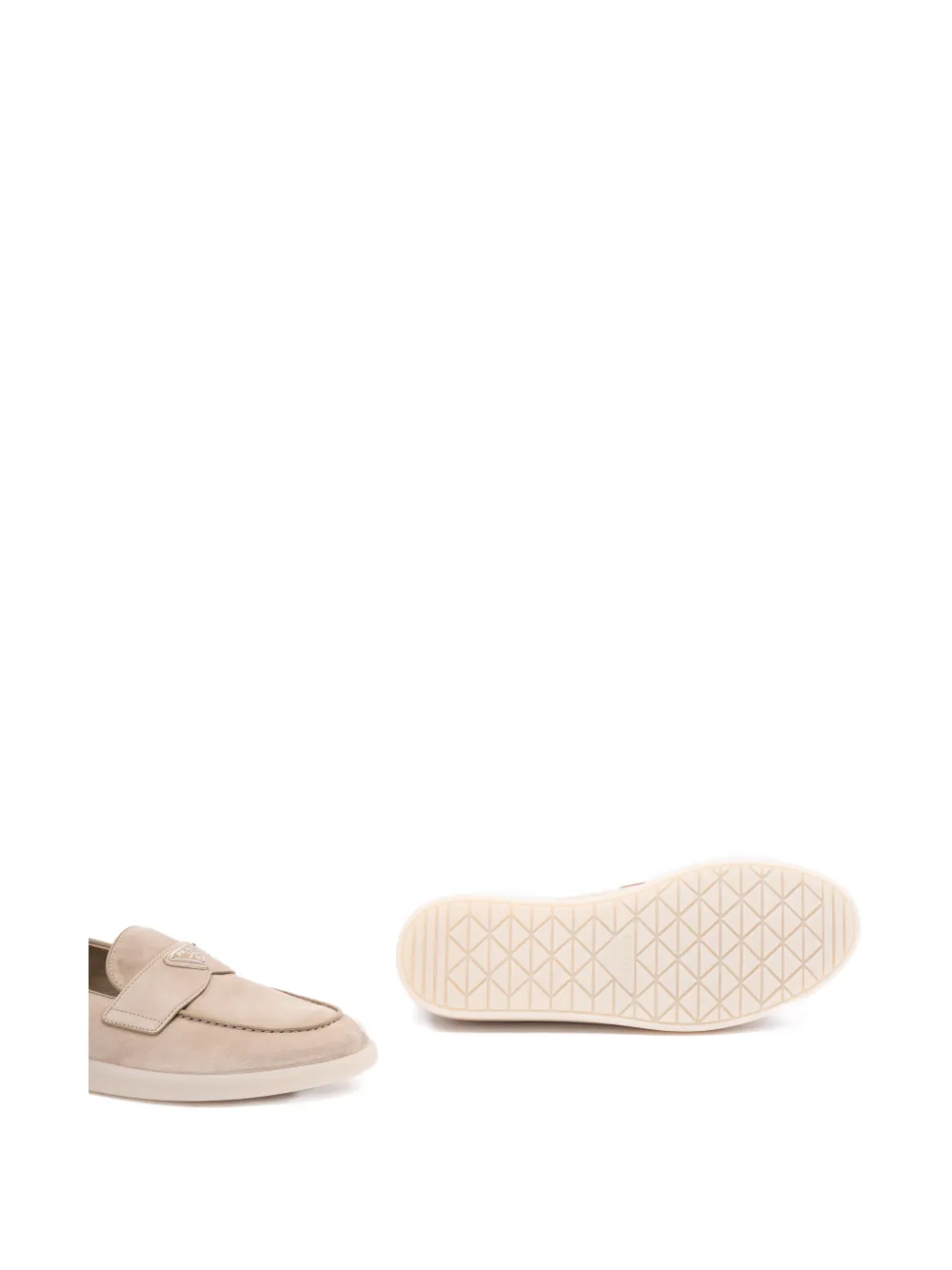 Prada Loafers met logoplakkaat Beige