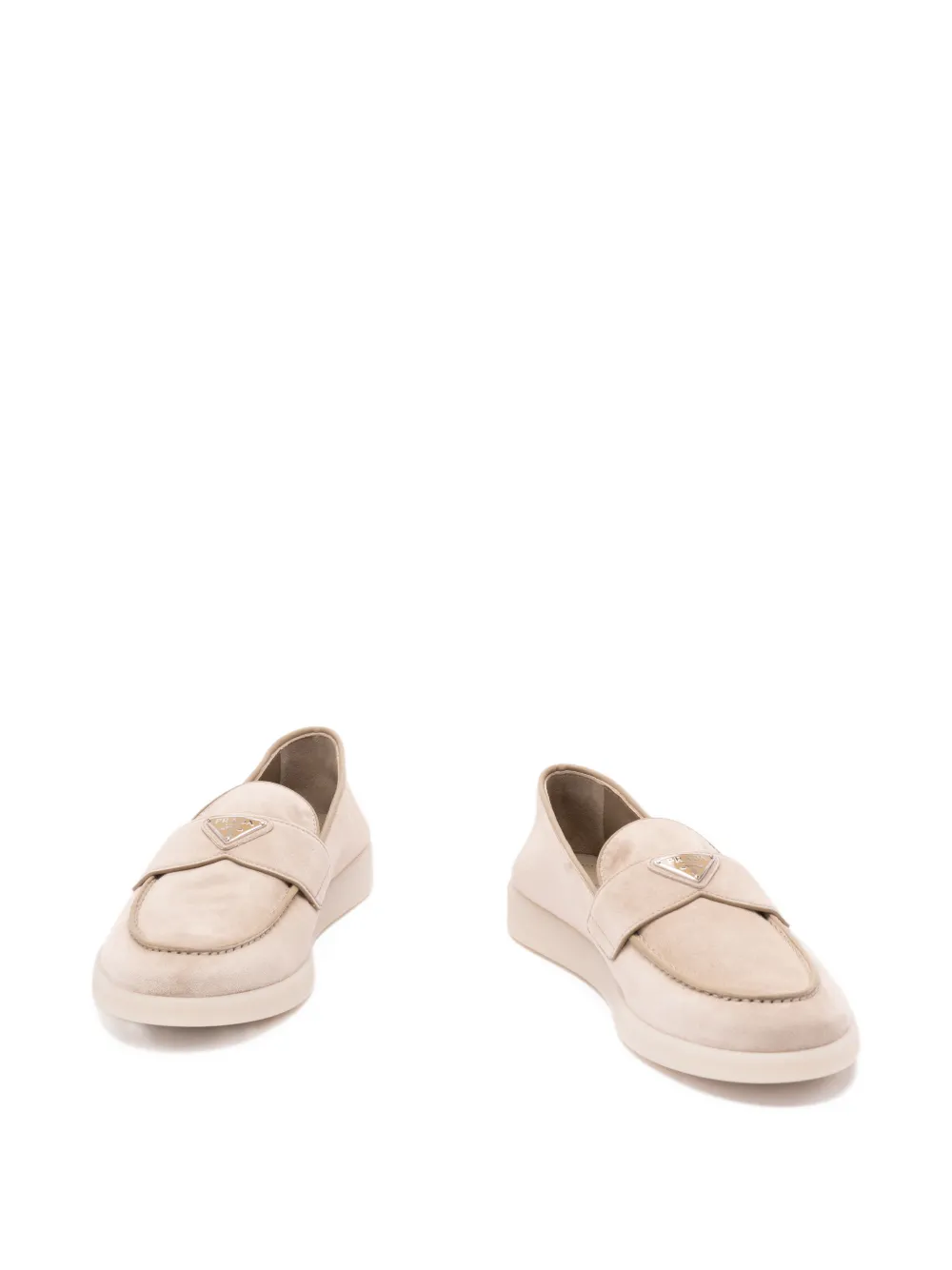 Prada Loafers met logoplakkaat Beige