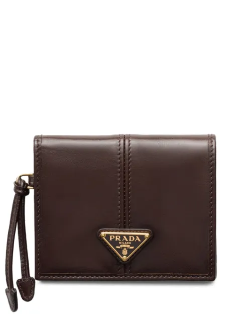 Prada cartera de piel con placa del logo