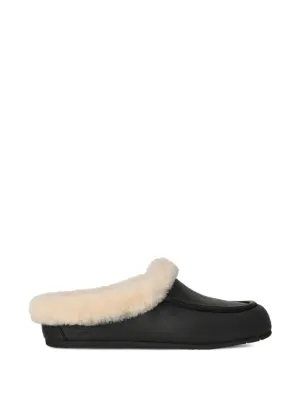 UGG Slippers Dakota | Negro | FARFETCH DO