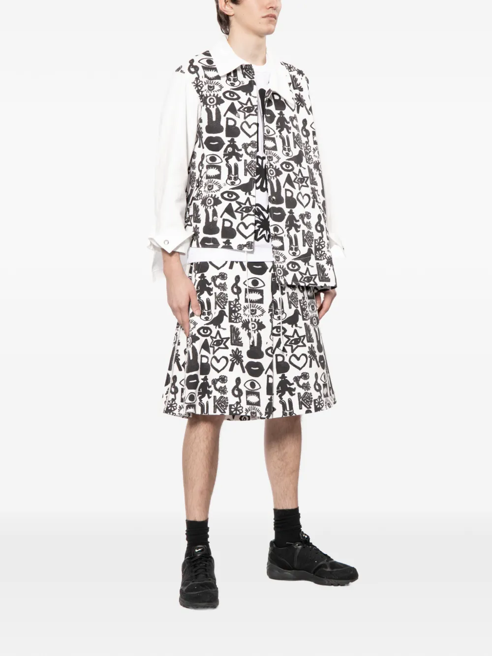 Graphic Print Round-Neck T-Shirt