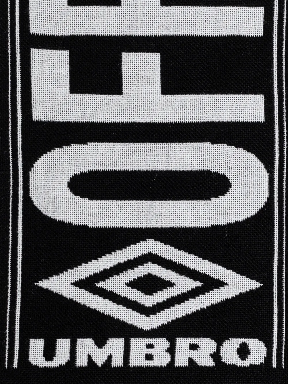  Umbro Logo-print Fringed-hem Scarf - Black 
