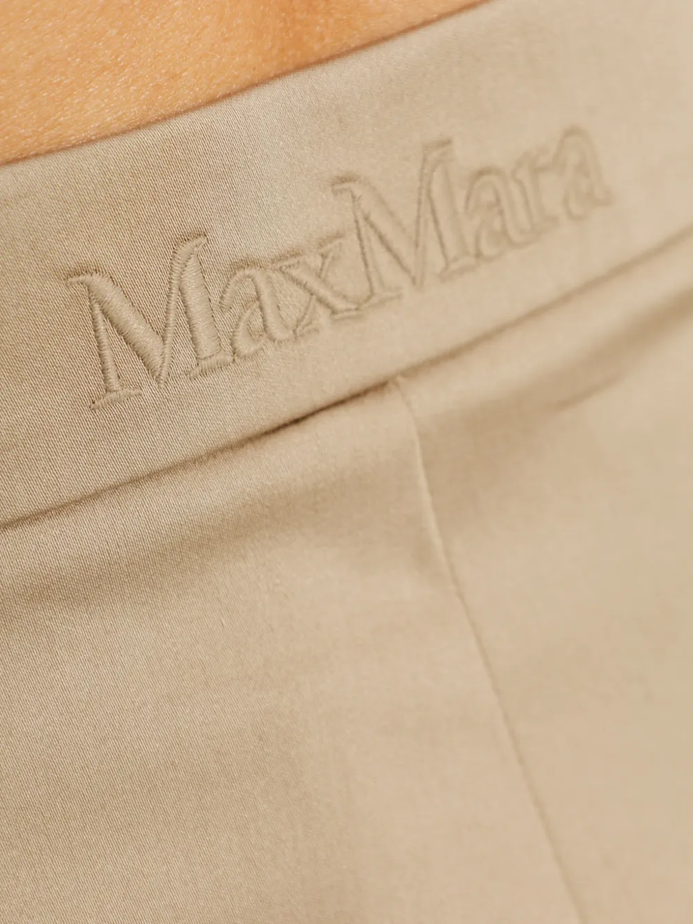 Max Mara Geplooide shorts met geborduurd logo Beige
