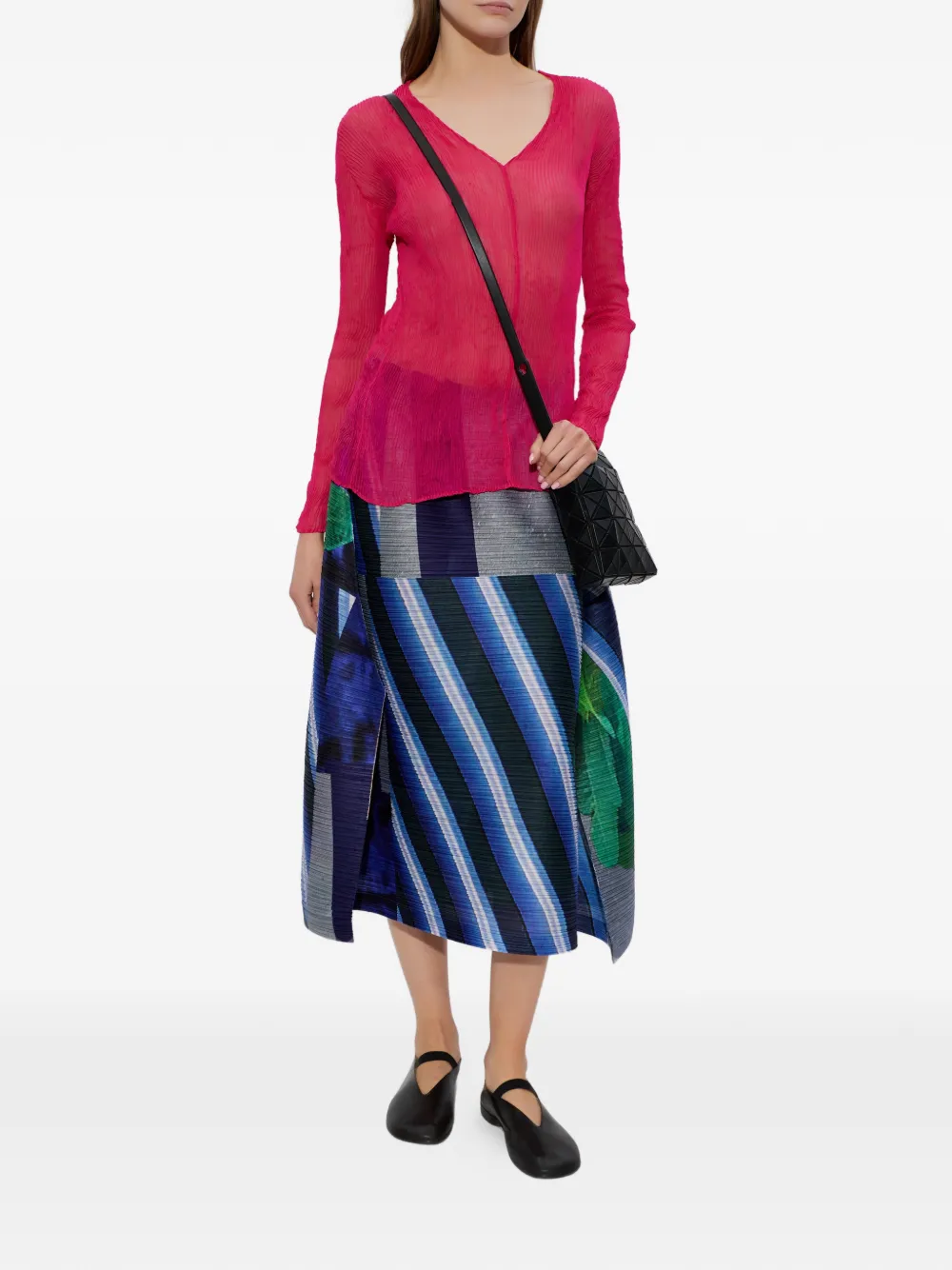  Issey Miyake Pleated V-neck Top - Pink 